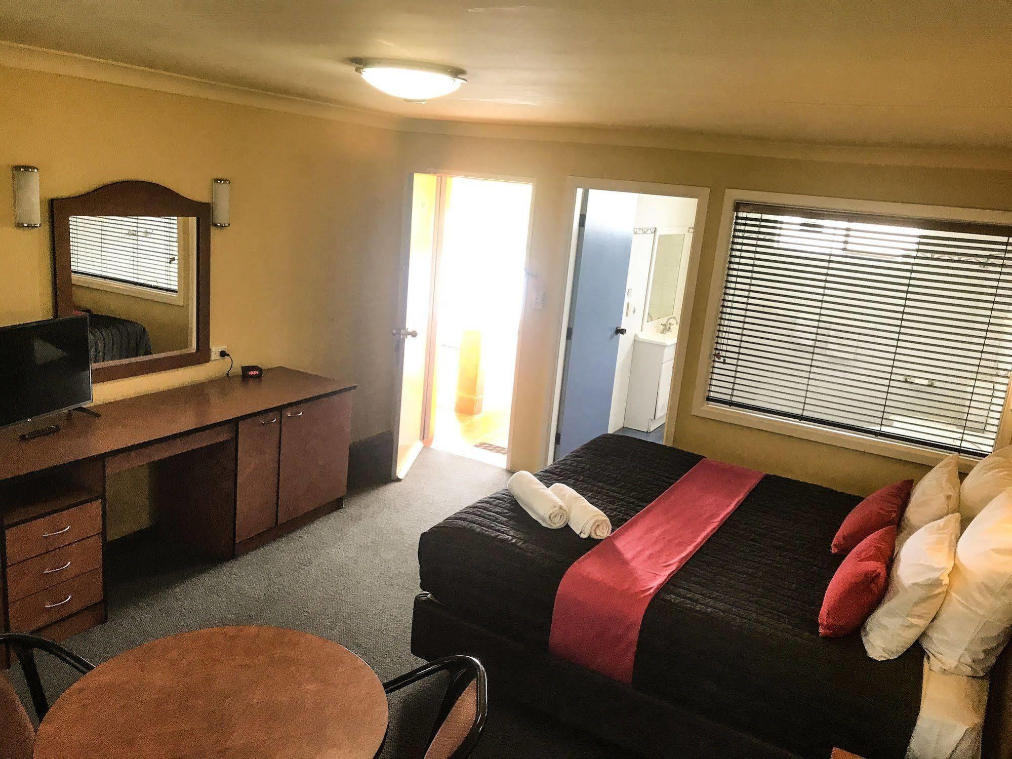 Colonial Motel リッチモンド エクステリア 写真